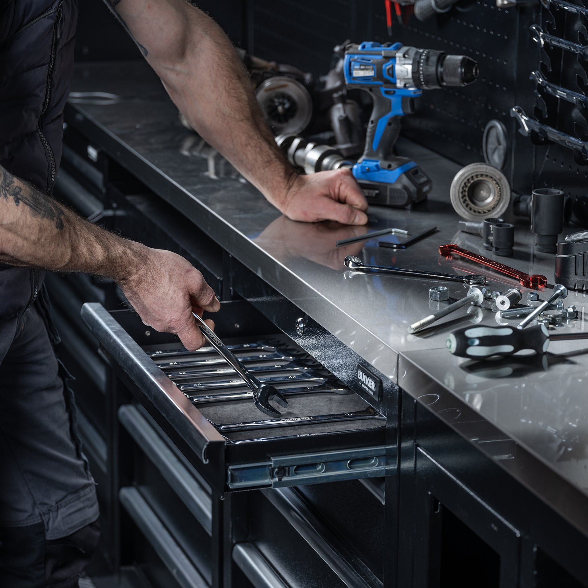 BUNKER modulaire opbergcombinatie met spoelbak en roestvrijstalen werkblad, 25-delig, 4915 mm