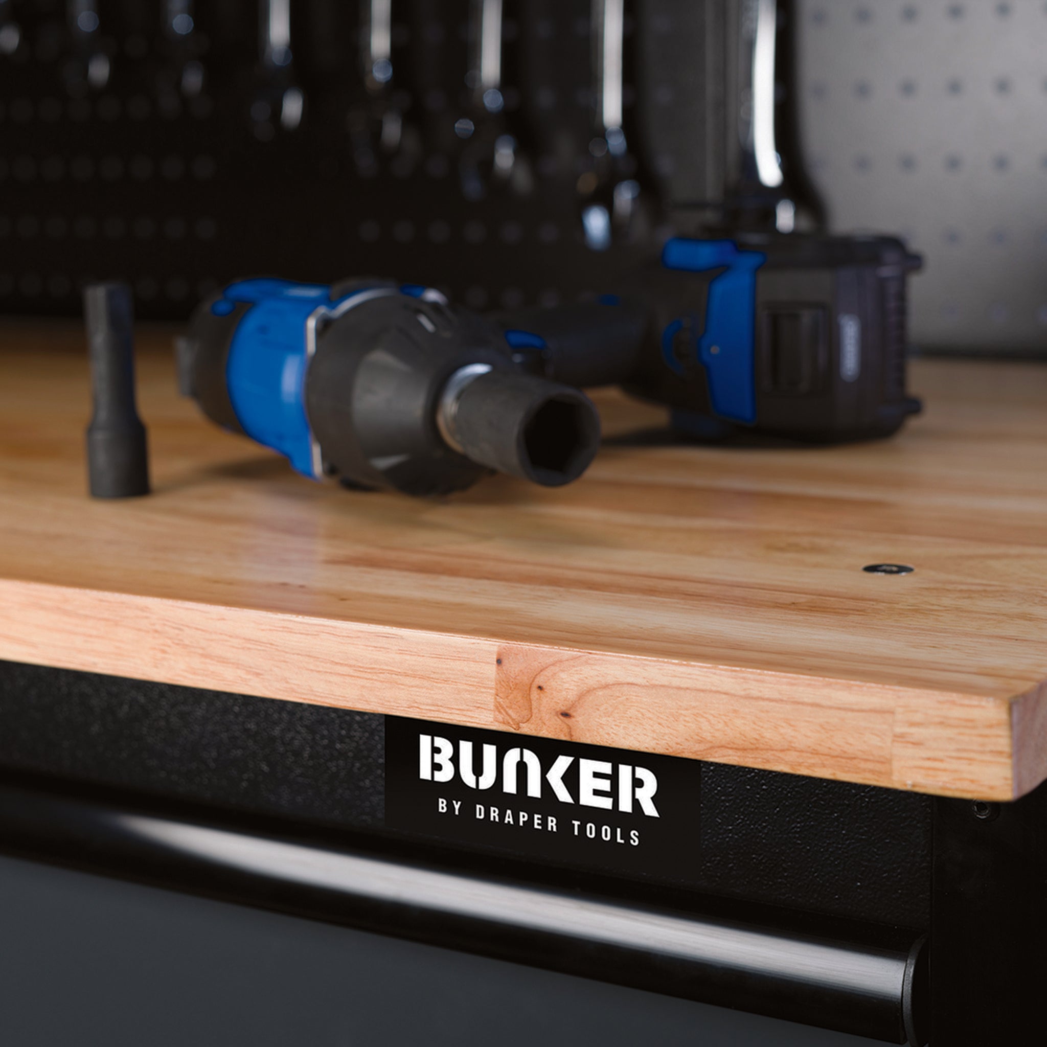 BUNKER werkstation met werkblad en 10 laden, 142 cm, grijs